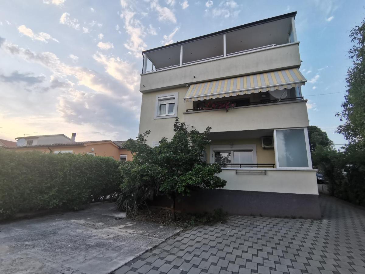 Nice Sunny Apartment Пула Екстериор снимка