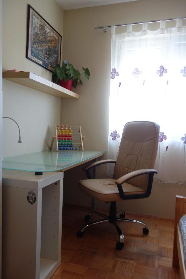 Nice Sunny Apartment Пула Екстериор снимка