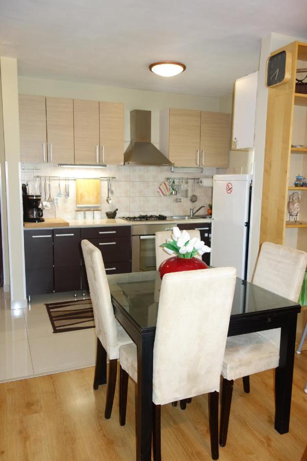 Nice Sunny Apartment Пула Екстериор снимка