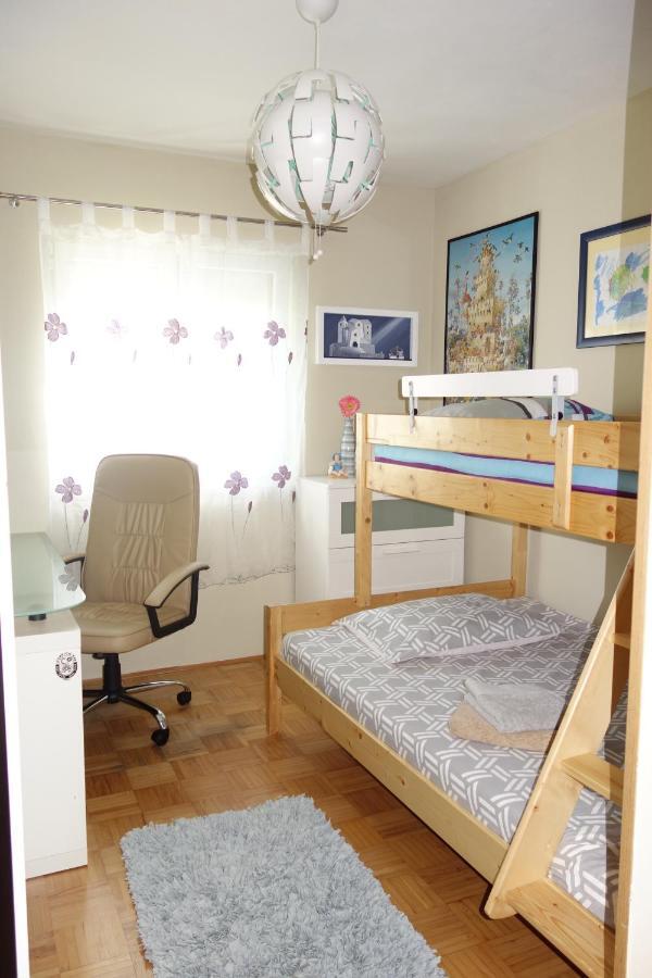Nice Sunny Apartment Пула Екстериор снимка