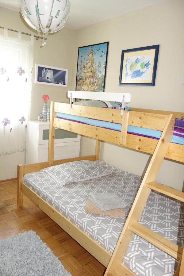 Nice Sunny Apartment Пула Екстериор снимка